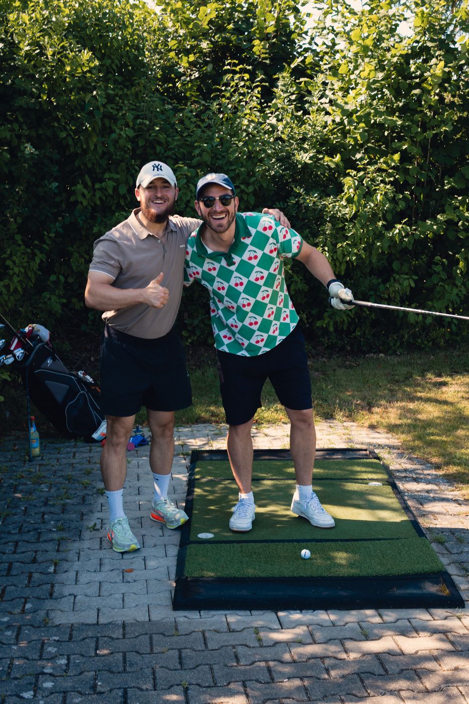 Warm-up auf der Driving Range beim Turnier Birdies on Tour