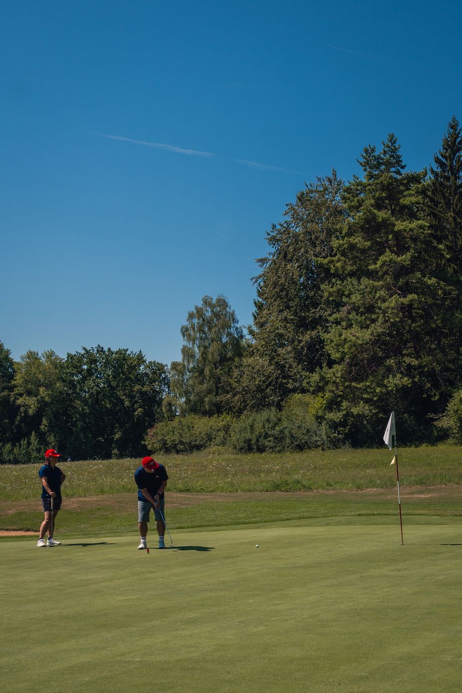 Spielszene auf der Runde beim Turnier Birdies on Tour auf der Golfanlage Gerhelm