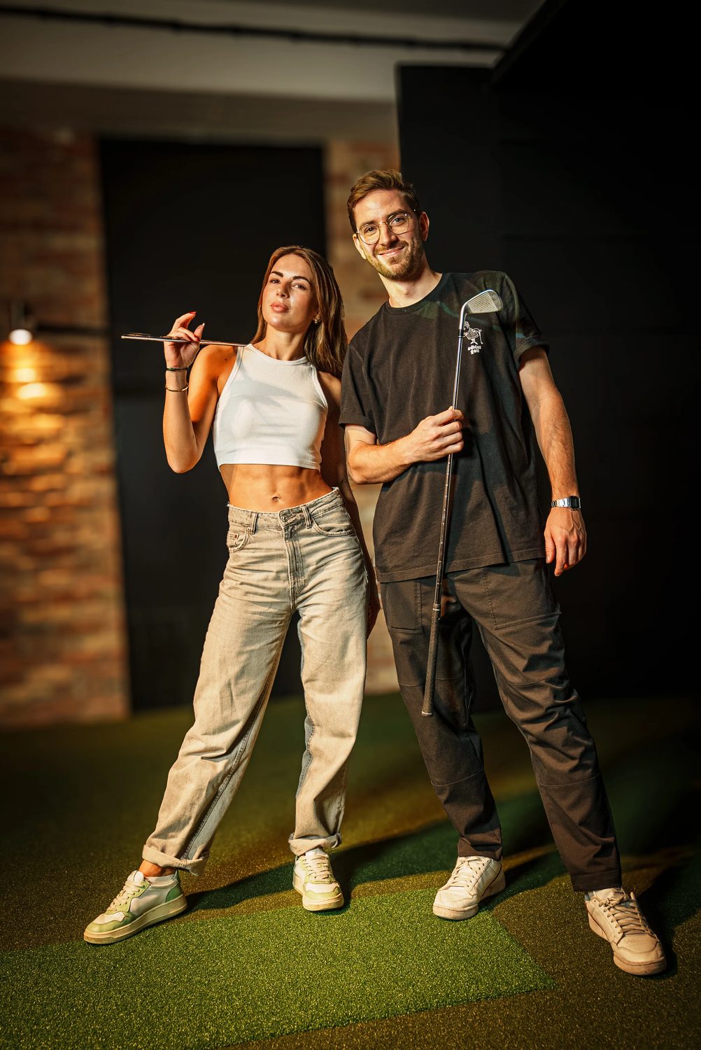 G&auml;ste beim Spielen im Birdies Indoor Golf